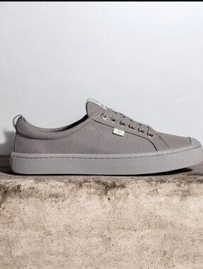 New Rare Cariuma All Gray OCA Canvas Sneakers 10.5 Womens 9 Mens